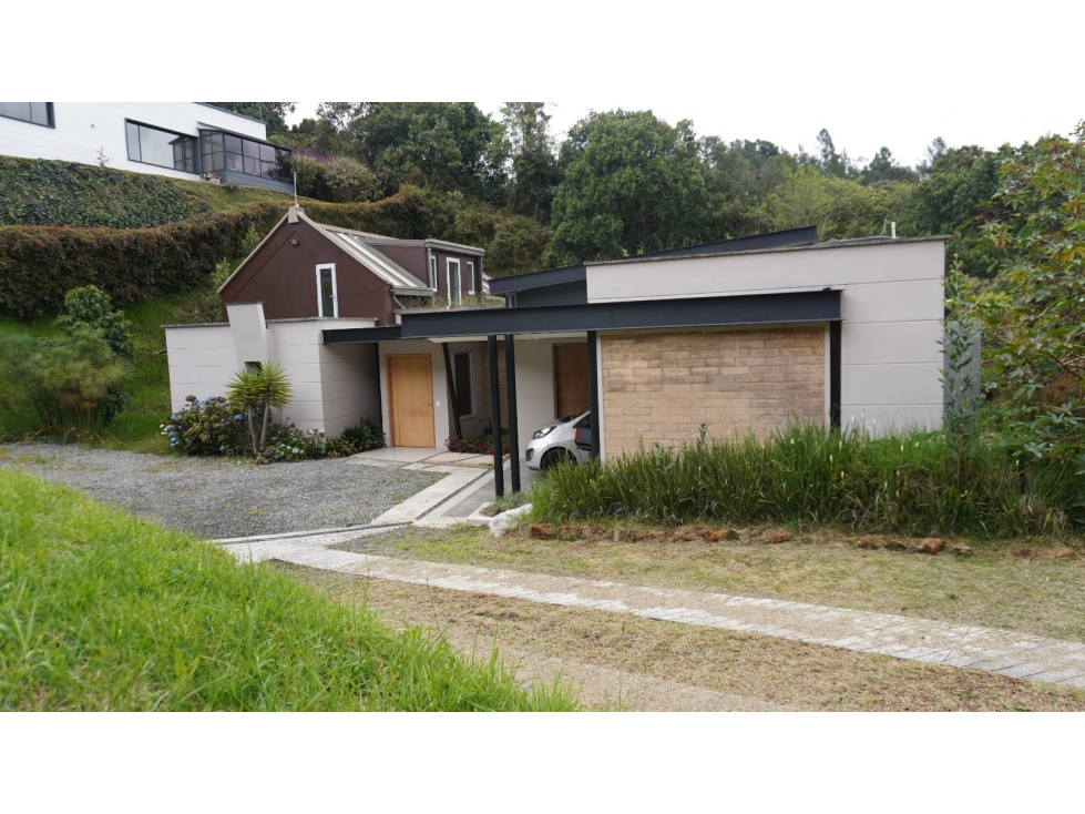 SE VENDE CASA CAMPESTRE EN EL ALTO DE PALMAS, ENVIGADO