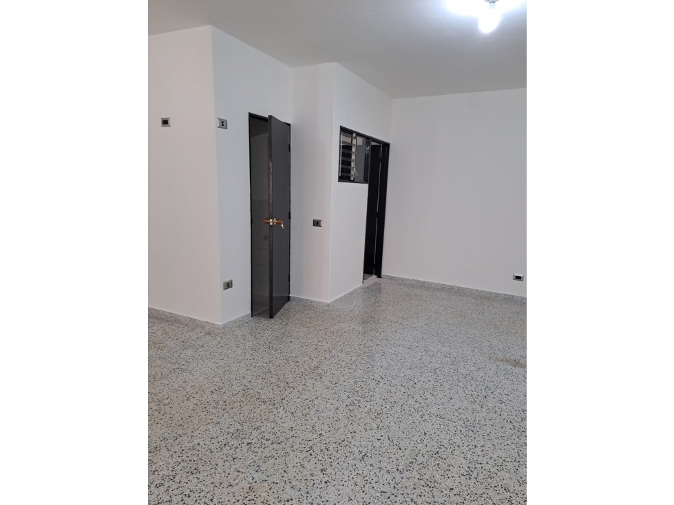 SE ARRIENDA LOCAL EN RIONEGRO - 3