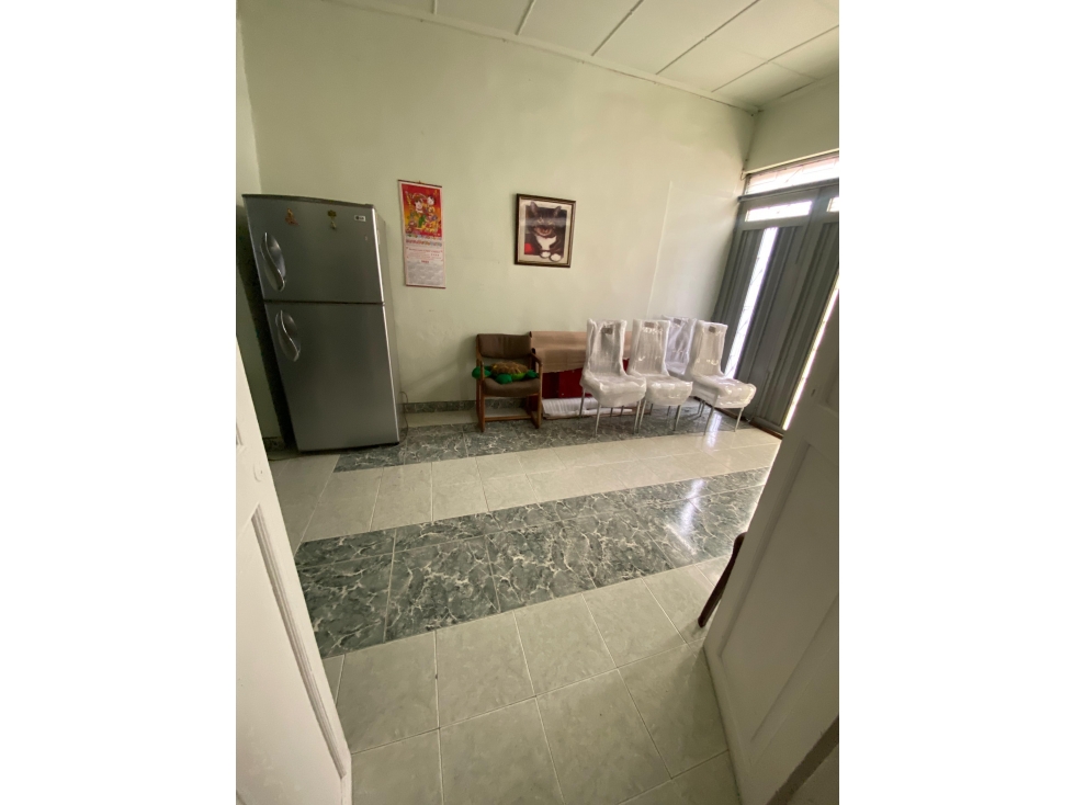 SE VENDE CASA FAMILIAR EN EL BARRIO PEREZ, BELLO — foto 2