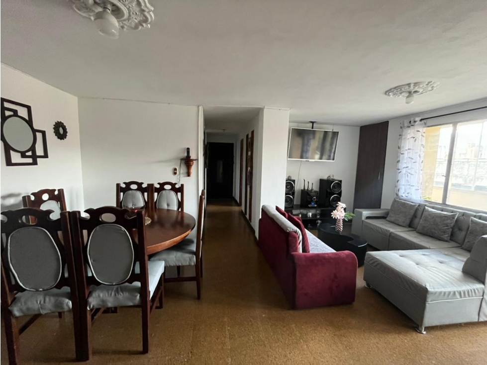 SE VENDE/ARRIENDA GRAN APARTAMENTO EN PRADO CENTRO, MEDELLÍN