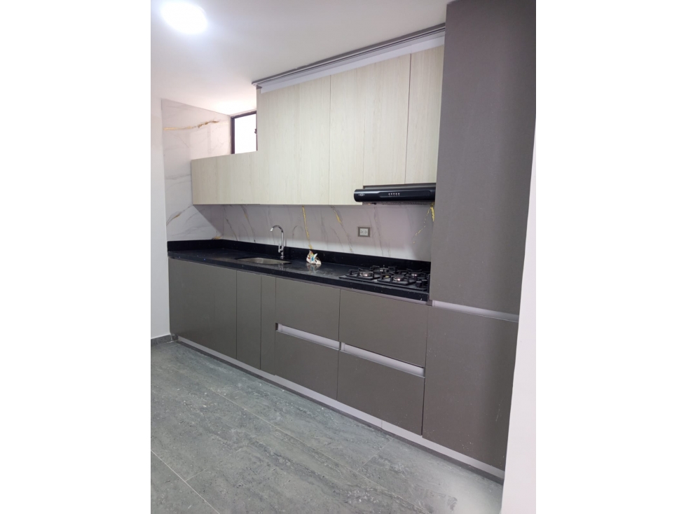 SE ARRIENDA APARTAMENTO EN EL ESTADIO, LAURELES — foto 2