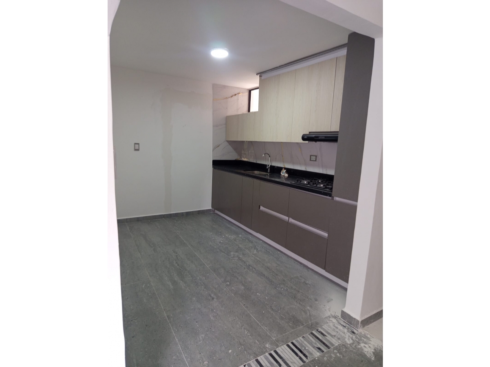 SE ARRIENDA APARTAMENTO EN EL ESTADIO, LAURELES