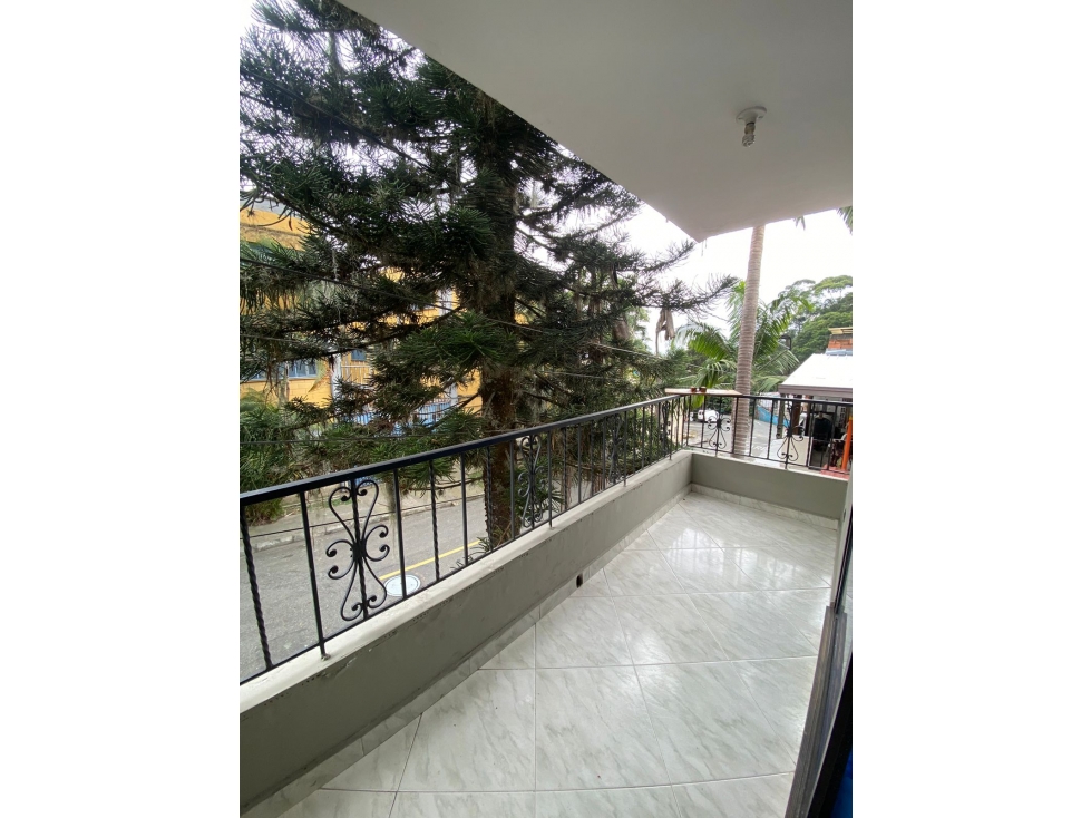 SE VENDE CASA EN SAN JAVIER BARRIO EDUARDO SANTOS, MEDELLIN