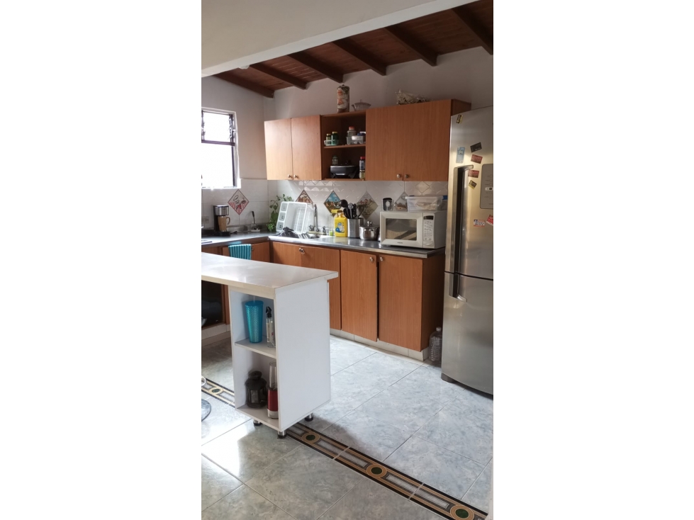 SE VENDE TERCER PISO EN EL BARRIO GIRARDOT - MEDELLIN — foto 4