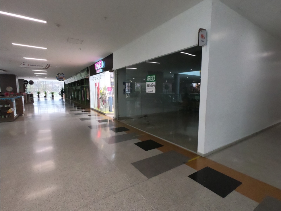 SE ARRIENDA LOCAL PLAZA ARRAYANES EN ITAGUI