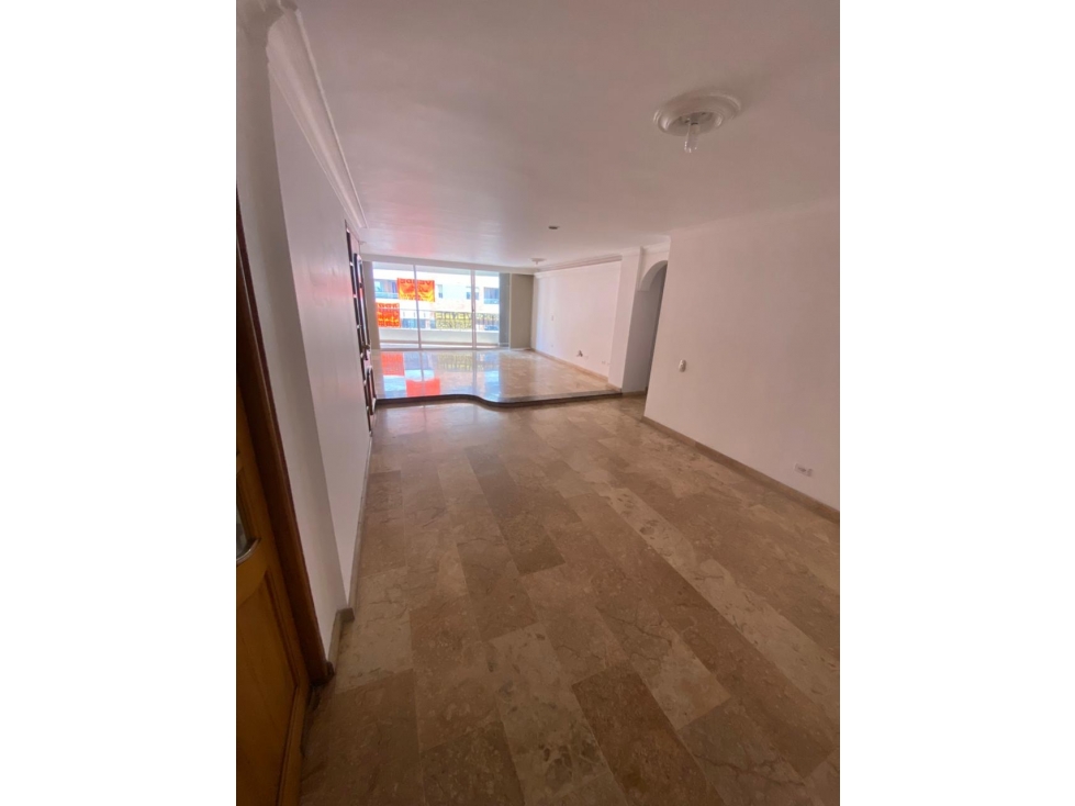 SE VENDE APARTAMENTO EN EL EDIFICIO LITUANIA, LAURELES — foto 4