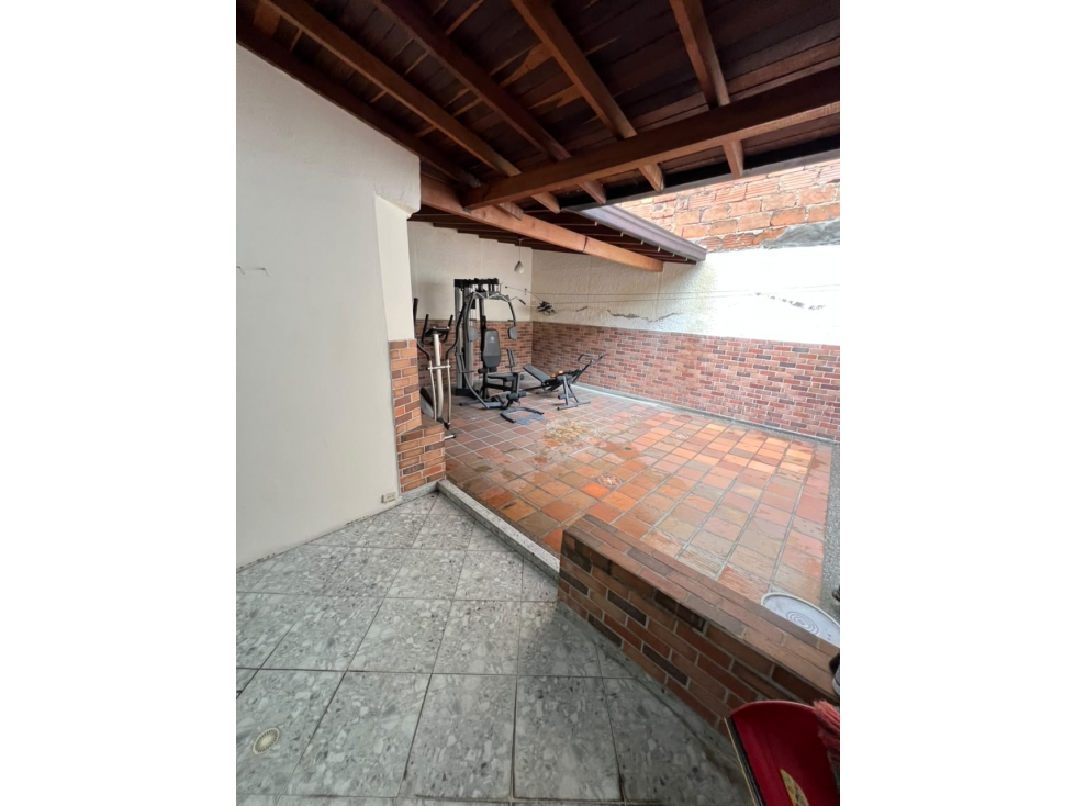 SE ARRIENDA CASA EN CAMPO VALDEZ, MEDELLIN — foto 4
