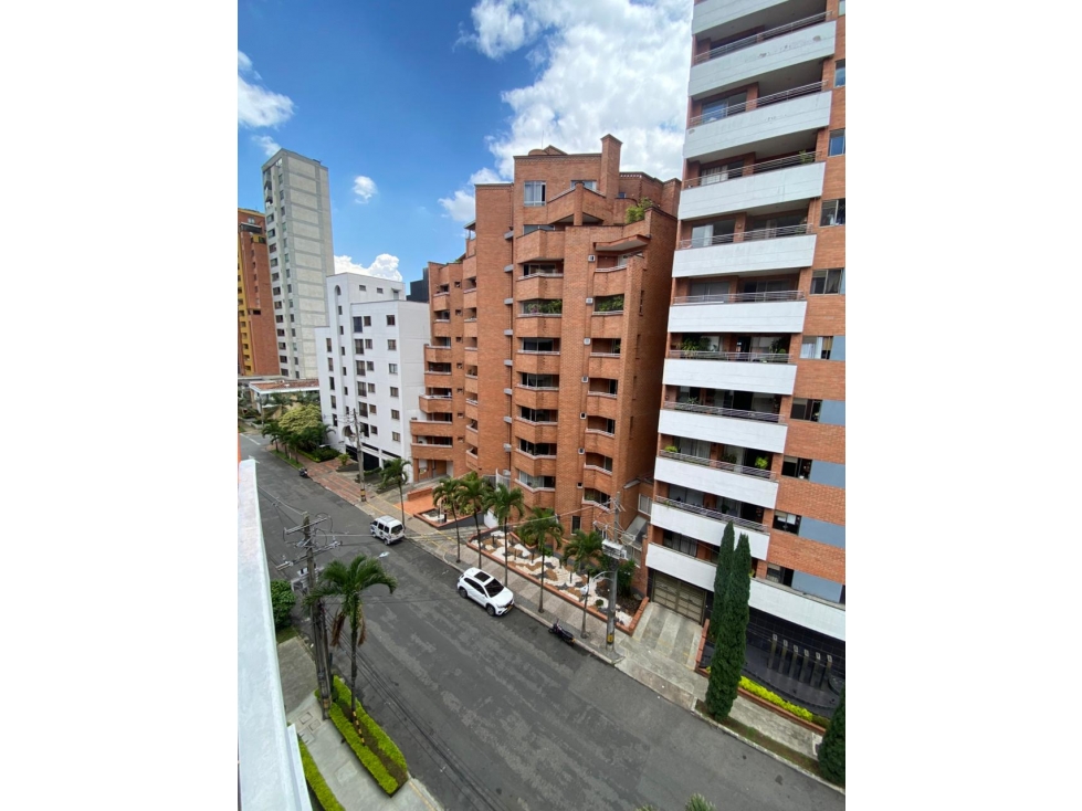 SE VENDE APARTAMENTO EN EL EDIFICIO LITUANIA, LAURELES