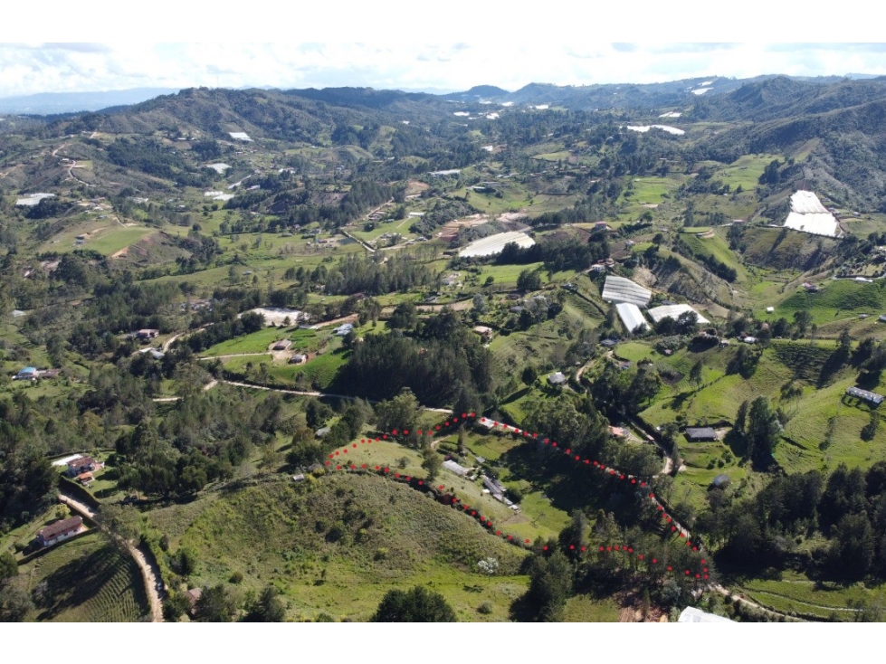 FINCA CON AGUA EN VENTA, GUARNE