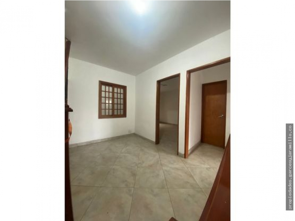 SE VENDE CASA DUPLEX CON LOCAL EN CABAÑAS — foto 3