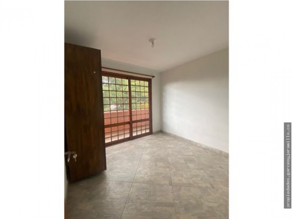 SE VENDE CASA DUPLEX CON LOCAL EN CABAÑAS — foto 5