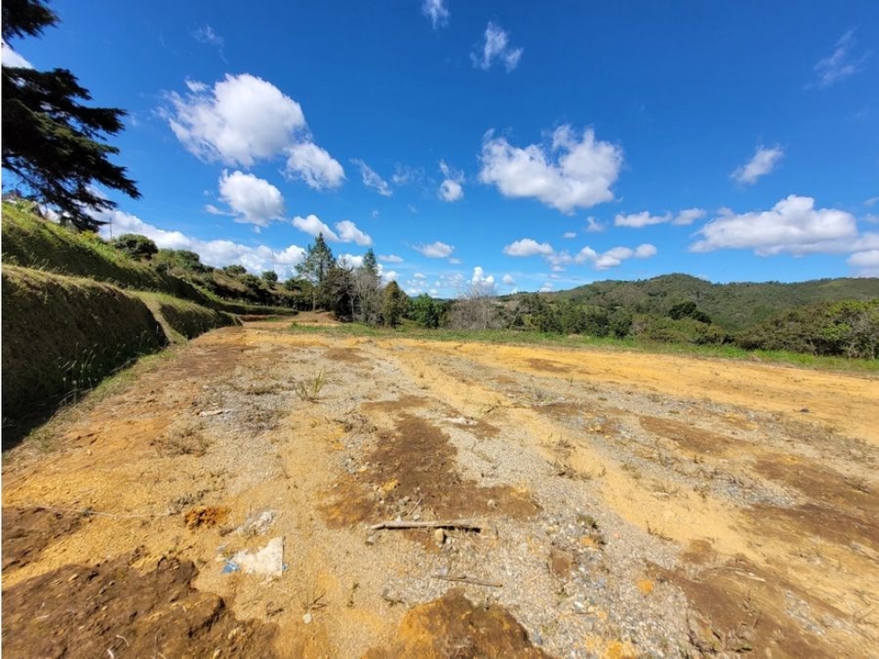 SE VENDE LOTE EN GUARNE VEREDA YOLOMBAL