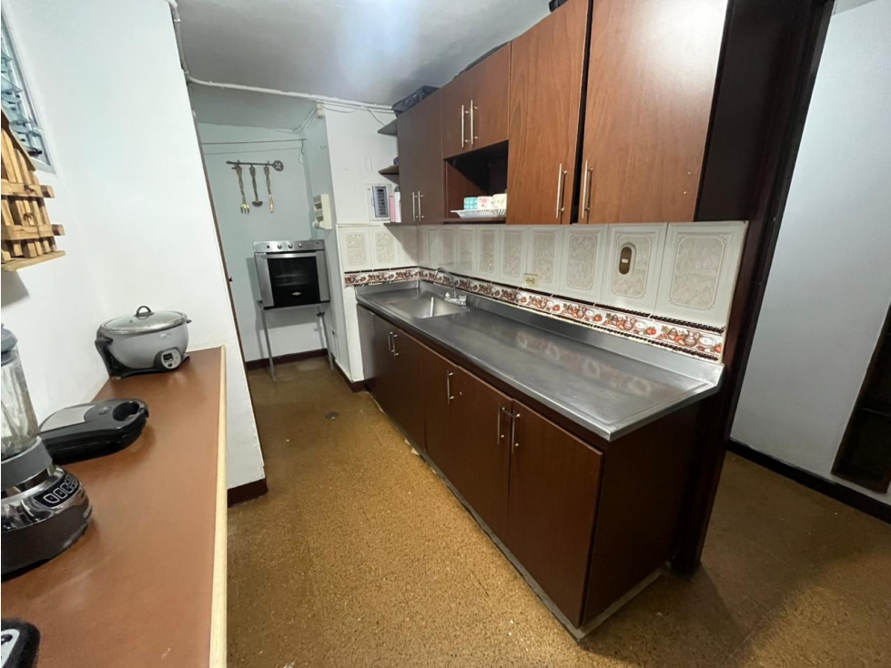 SE VENDE/ARRIENDA GRAN APARTAMENTO EN PRADO CENTRO, MEDELLÍN — foto 4