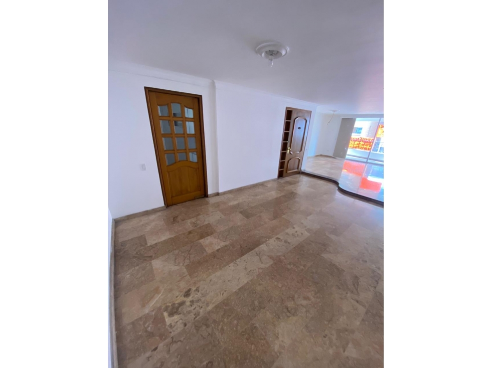 SE VENDE APARTAMENTO EN EL EDIFICIO LITUANIA, LAURELES — foto 5