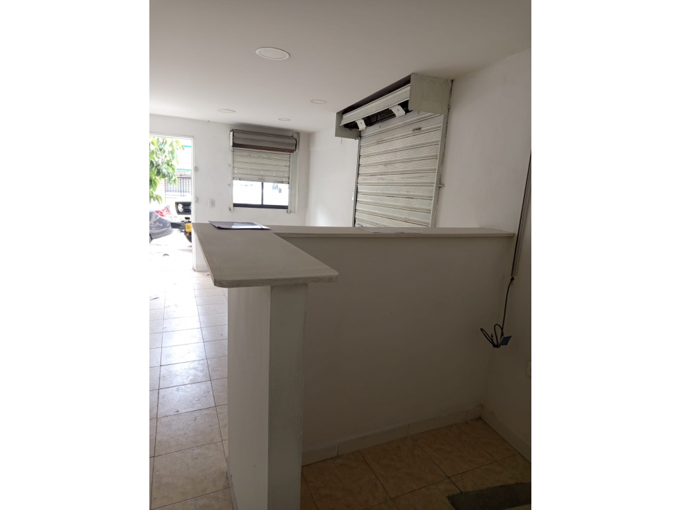SE ARRIENDA LOCAL EN PEDREGAL - 5