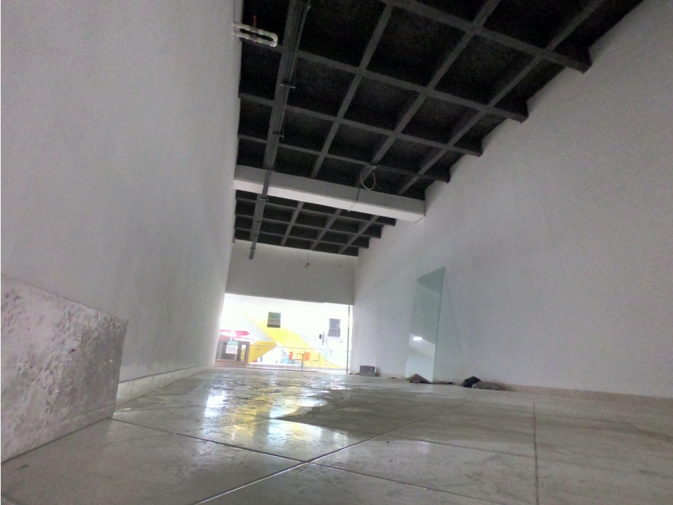 SE ARRIENDA LOCAL PLAZA ARRAYANES EN ITAGUI — foto 6