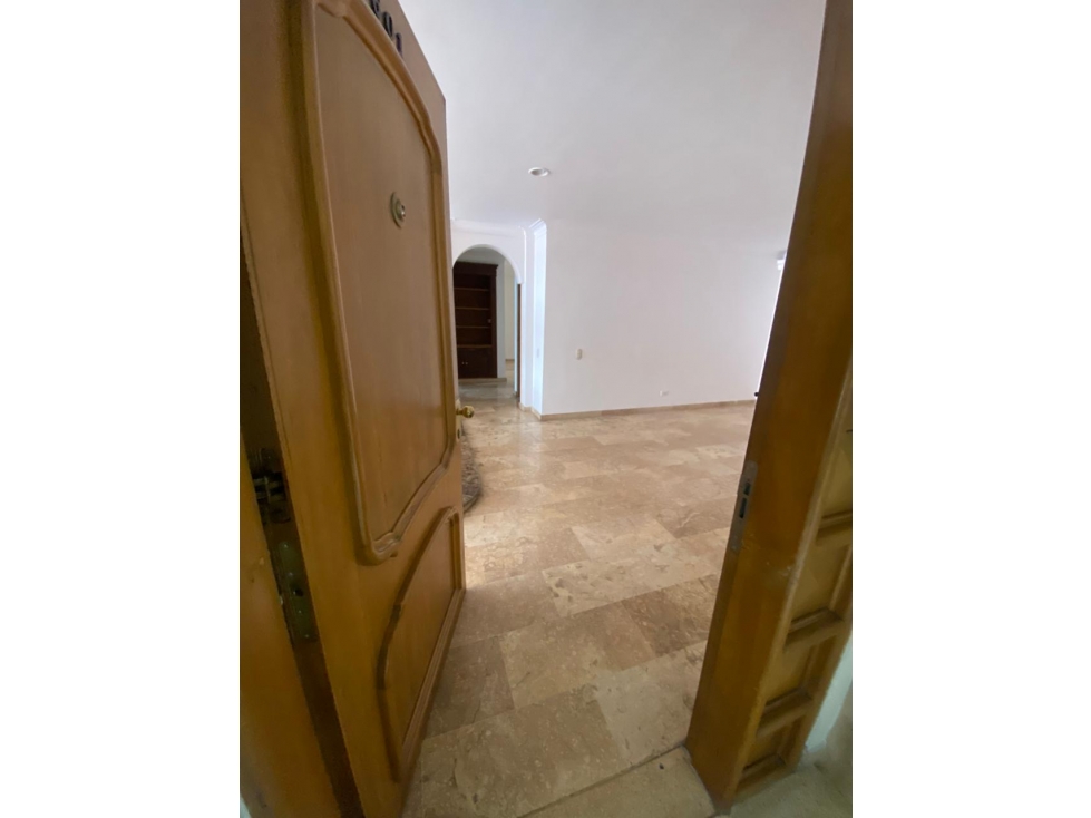 SE VENDE APARTAMENTO EN EL EDIFICIO LITUANIA, LAURELES — foto 2