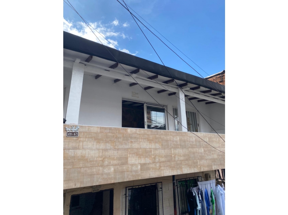 SE VENDE CASA EN SANTA CRUZ, MEDELLIN