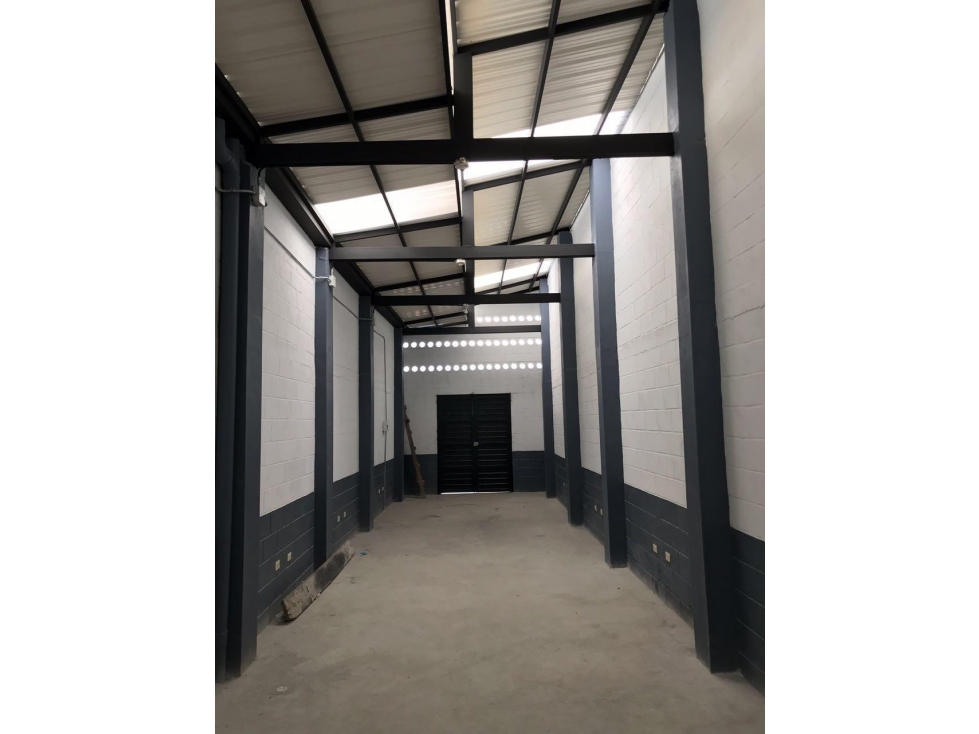 SE VENDE LOCAL - BODEGA EN EL BARRIO TRINIDAD