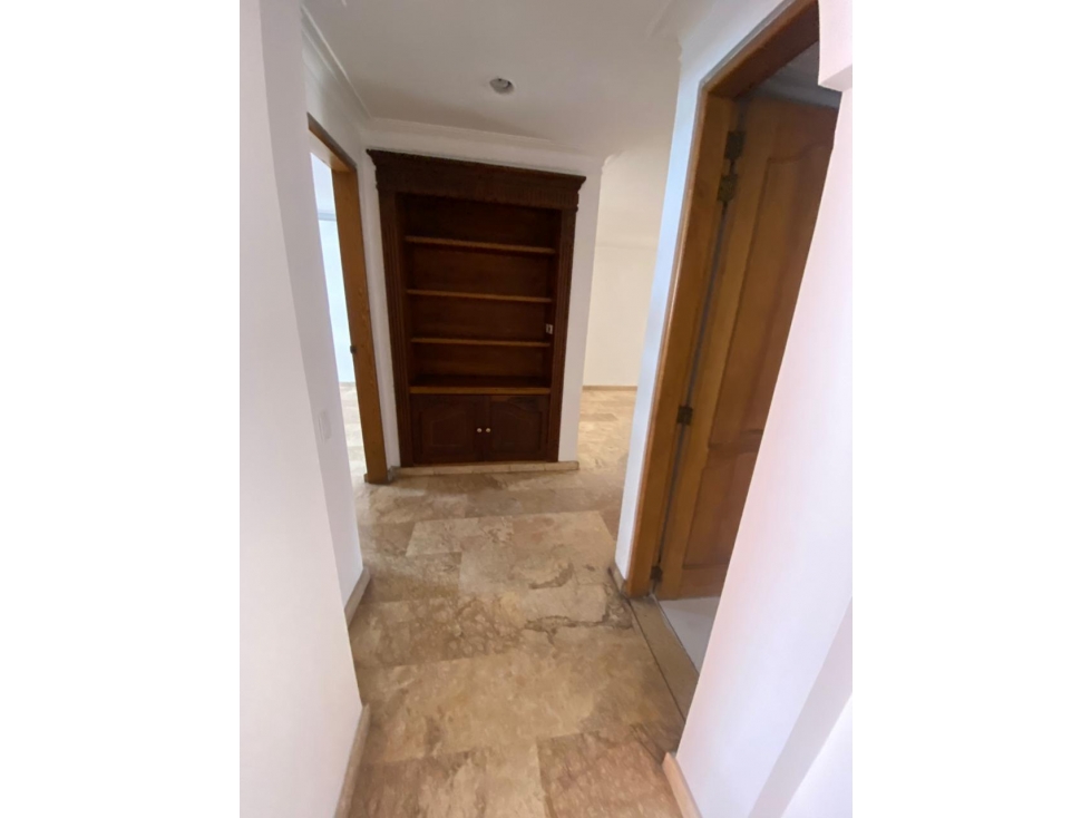 SE VENDE APARTAMENTO EN EL EDIFICIO LITUANIA, LAURELES — foto 6
