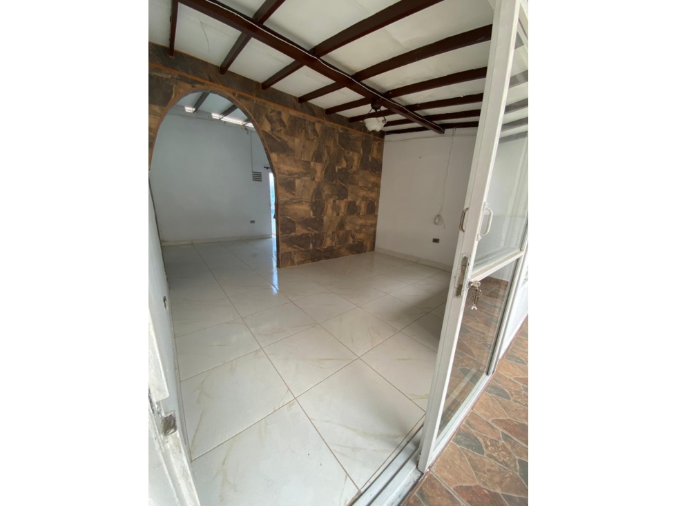 SE VENDE CASA EN SANTA CRUZ, MEDELLIN — foto 4