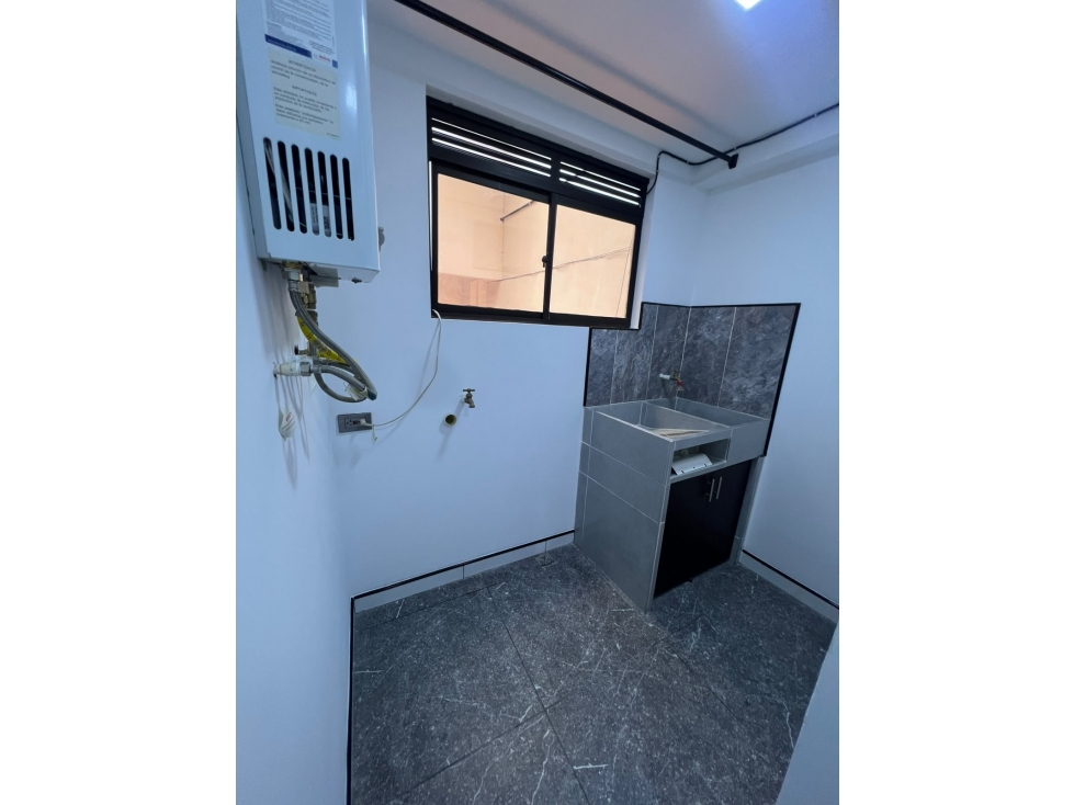 SE ARRIENDA APARTAMENTO EN LA AVENIDA 80, ROBLEDO. — foto 3