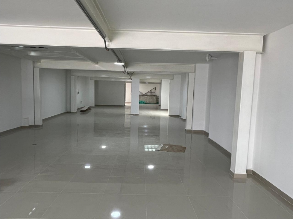 SE VENDE - ARRIENDA SUPER LOCAL EN BELLO