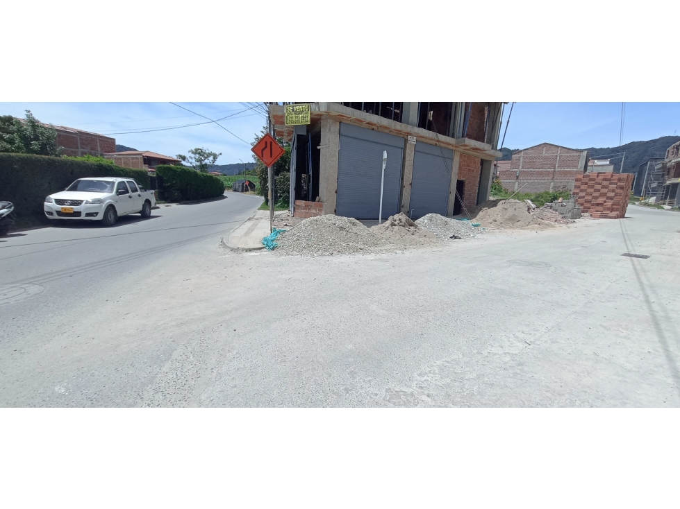 SE VENDE LOCAL EN EL CARMEN DE VIBORAL - 3