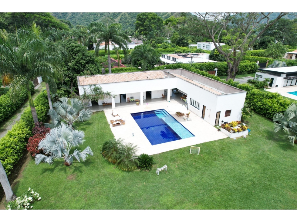 VENTA FINCA AMOBLADA CON PISCINA/ SOPETRÁN / VÍA STA FE DE ANTIOQUIA