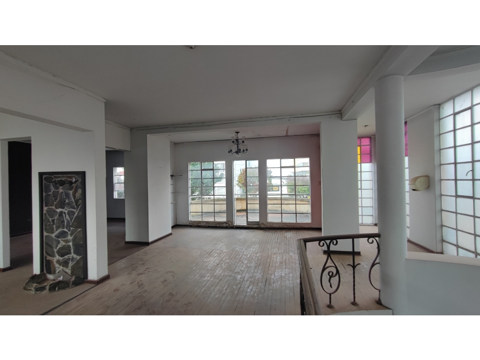Alquiler Casa Comercial en Avenida Santander, Manizales cód. 7694620 - 1