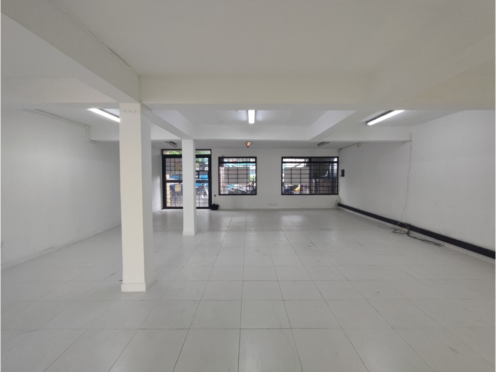 Venta Casa con Renta Avenida Santander, Manizales. COD 6429237