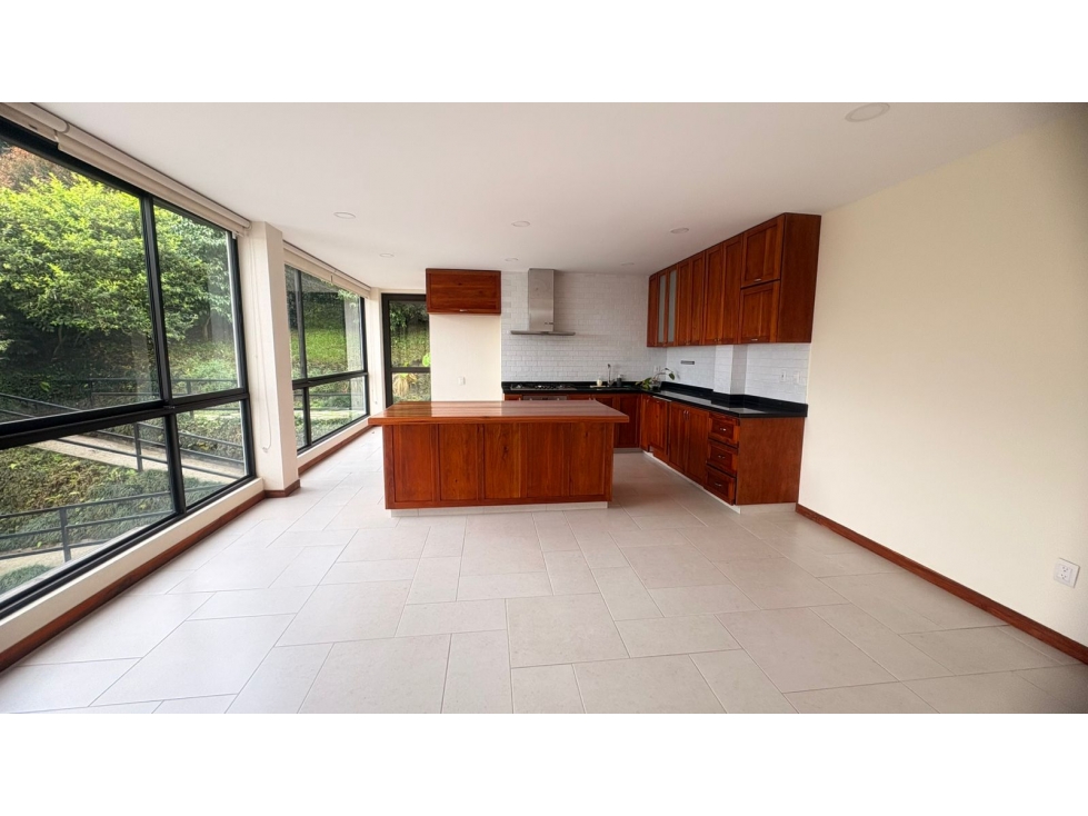En venta casa en conjunto cerrado Tejares, Manizales | COD. 10380877