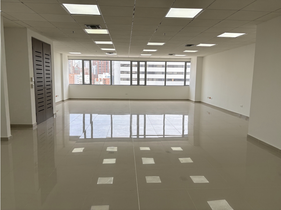 ARRIENDO OFICINA EDIFICIO AMERICAS 3 - VILLA COUNTRY — foto 2
