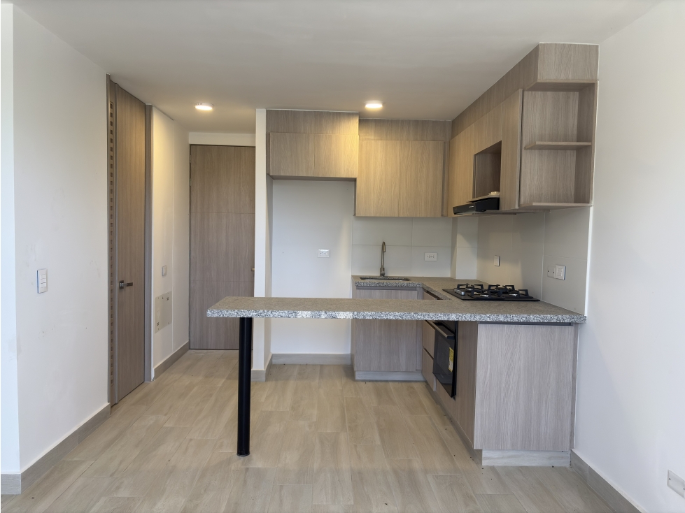ARRIENDO APARTAMENTO CONJ. MALLORCA - CIUDAD MALLORQUIN