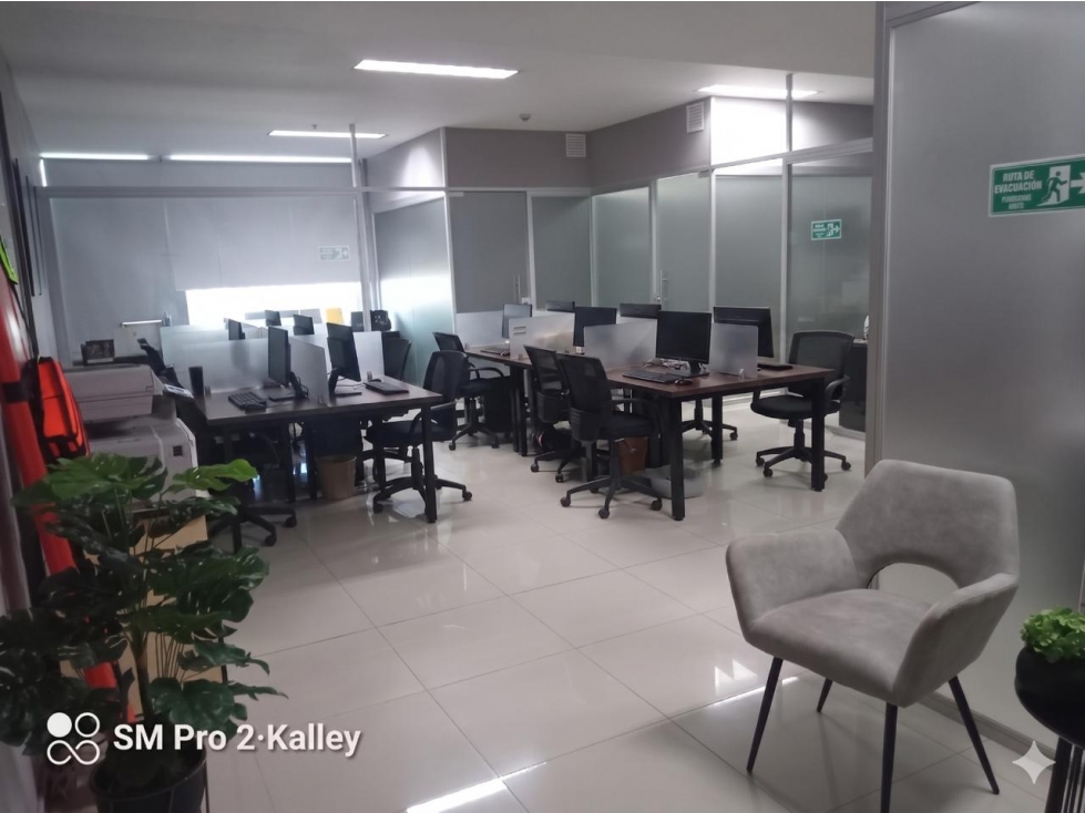 ARRIENDO OFICINA AMOBLADA EDIFICIO GREEN TOWERS - VILLA COUNTRY — foto 2