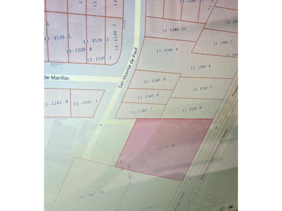 Terreno sobre Avenida Peron 3.575 m2 - 1