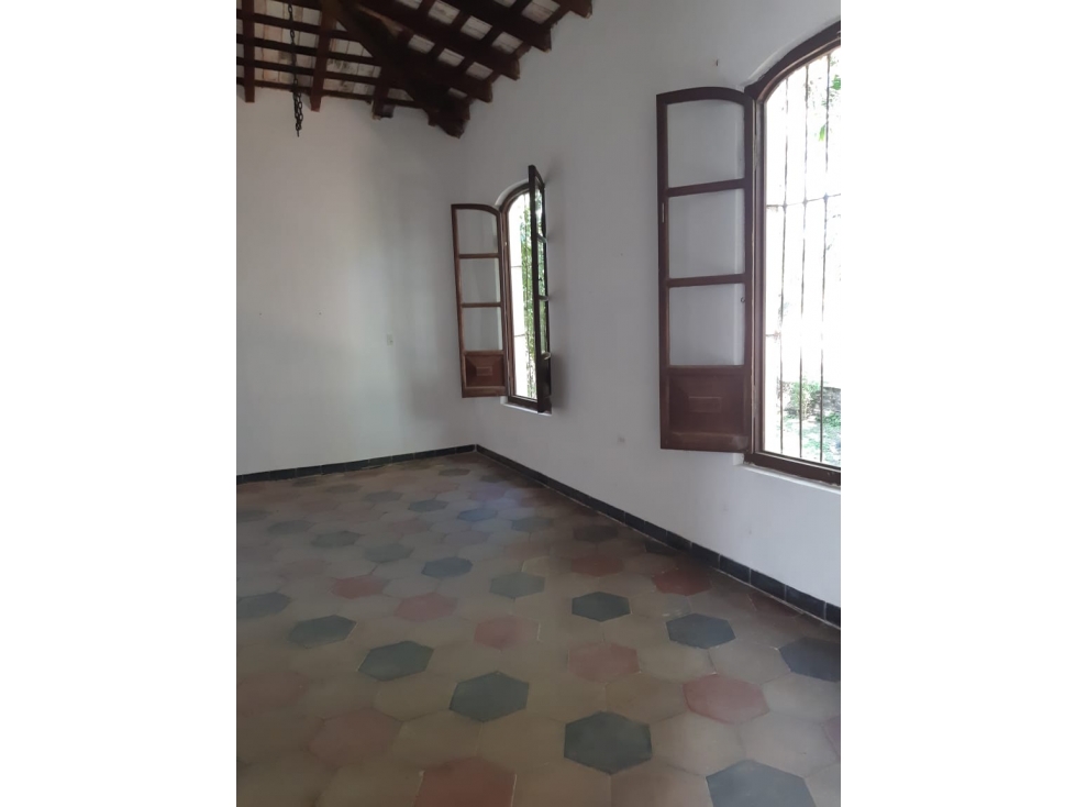Casa Colonial En Aregua 6 Habitaciones - 1