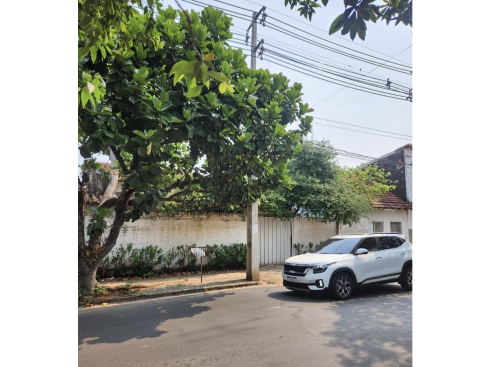Inmueble en Esquina 300 m2 Los Laureles - 2