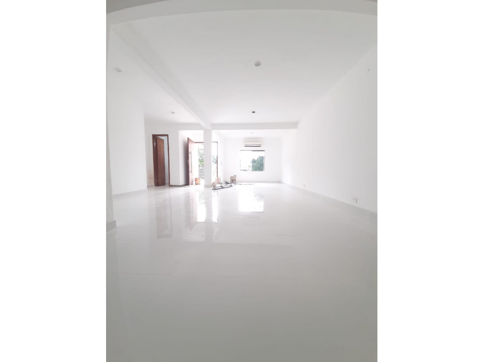 Casa Minimalista 3 Dormitorios, escritorio, amplio patio - 4