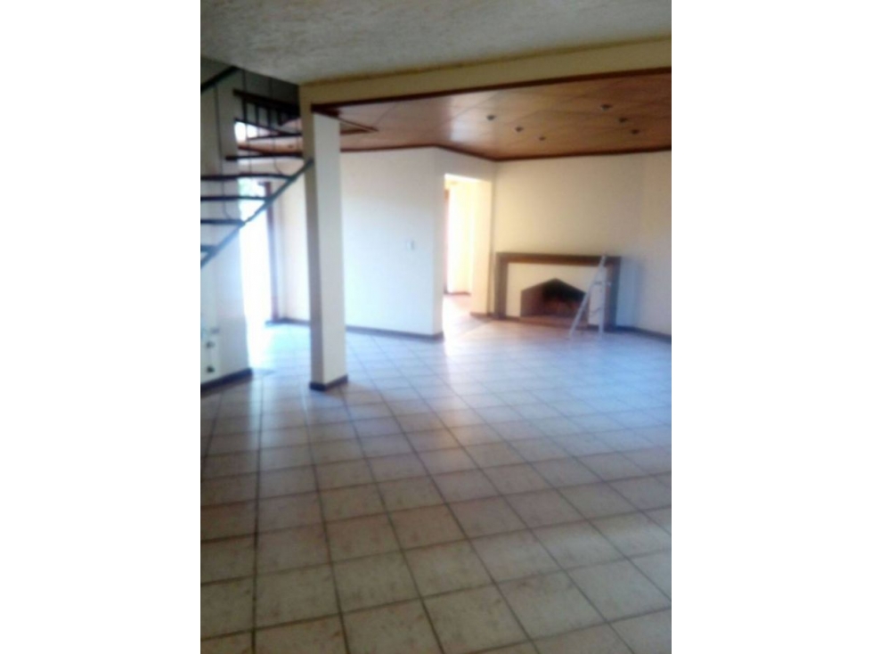 Duplex 3 Dormitorios en Los Laureles - 2