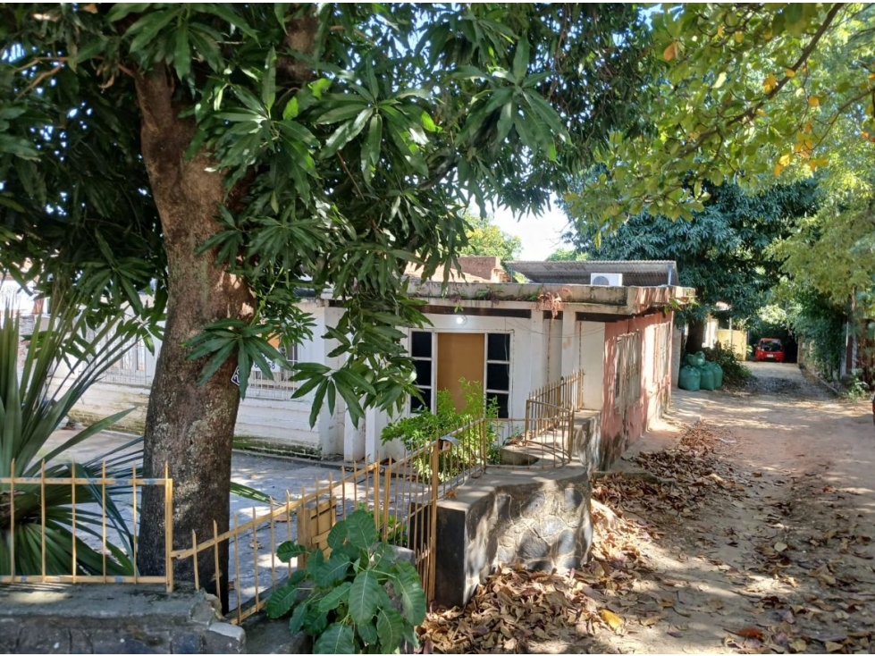 Inmueble 378 m2 en esquina Zona IPS - 2