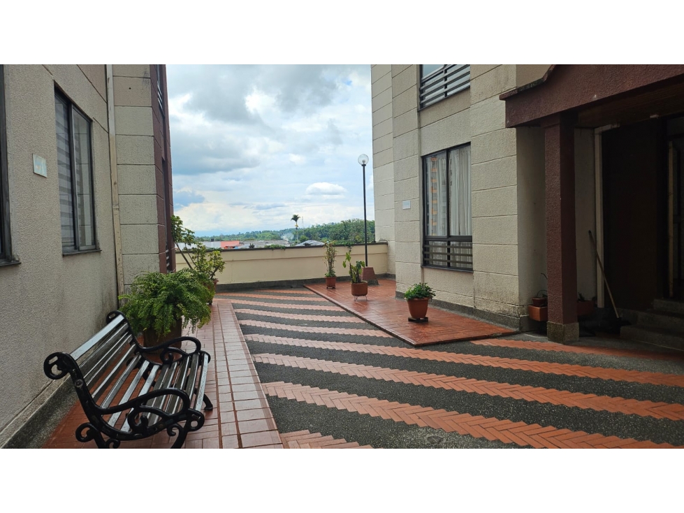 Apartamento Venta Edificio Altos del Bosque Barrio Laureles — foto 2