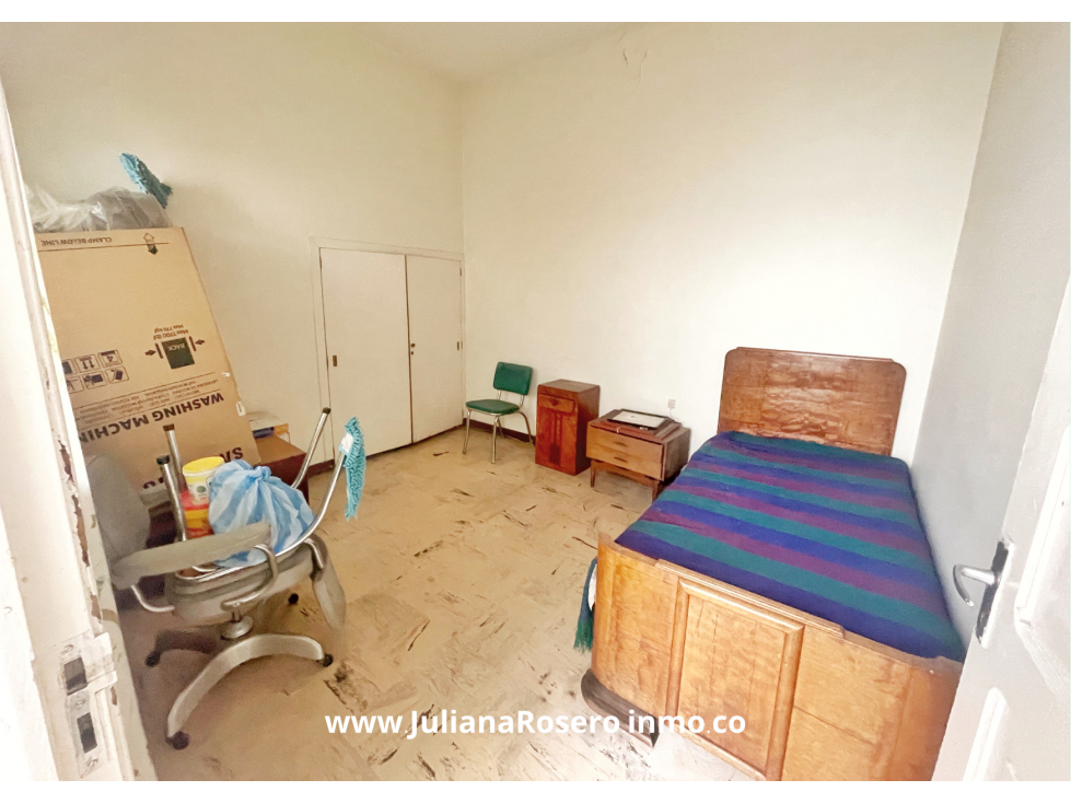 VENDO CASA GRANDE EN EL CENTRO CON 2 APARTAMENTOS Y 1 OFICINA — foto 6