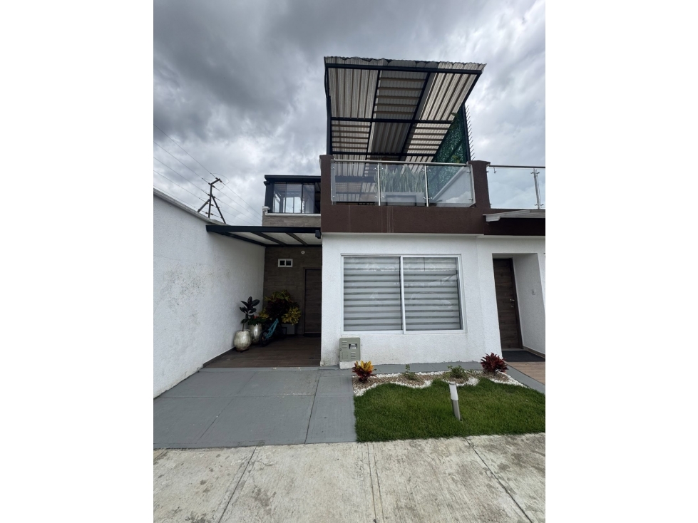VENDO CASA EN CONJUNTO CERRADO EN SANTA CLARA