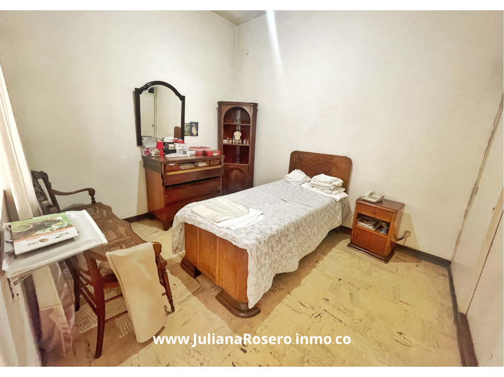 VENDO CASA GRANDE EN EL CENTRO CON 2 APARTAMENTOS Y 1 OFICINA — foto 5