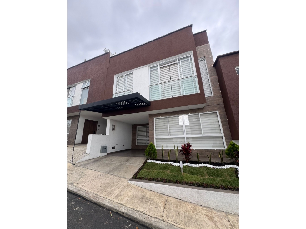 VENDO CASA REMODELADA EN CONJUNTO CERRADO EN SANTA CLARA
