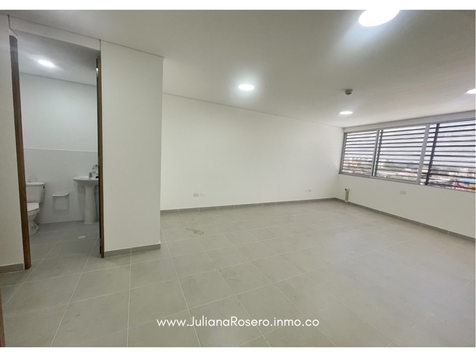 VENDO/PERMUTO OFICINA EN CENTRO EMPRESARIAL IKONOS - 4