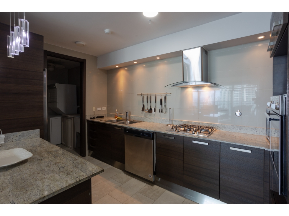 SE VENDE EN PH GRAND TOWER - MODELO J - PUNTA PACIFICA — foto 2