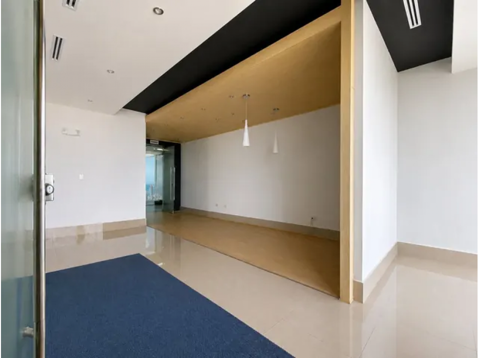 SE VENDE OFICINA EN TORRE BICSA - 4