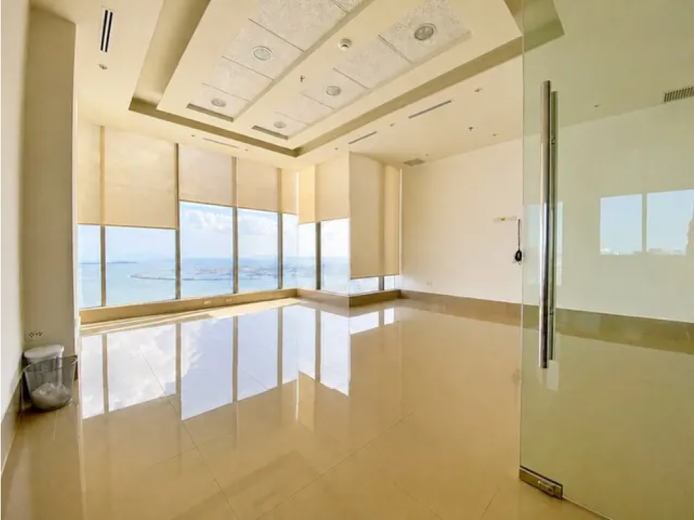 SE VENDE OFICINA EN TORRE BICSA - 5
